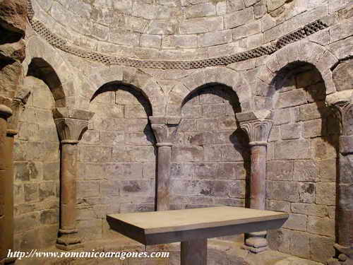 ALTAR IZQUIERDO